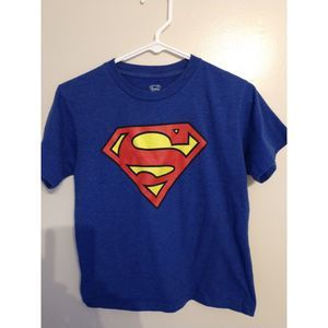 Boy's short sleeve shirt large 10/12 Superman.
